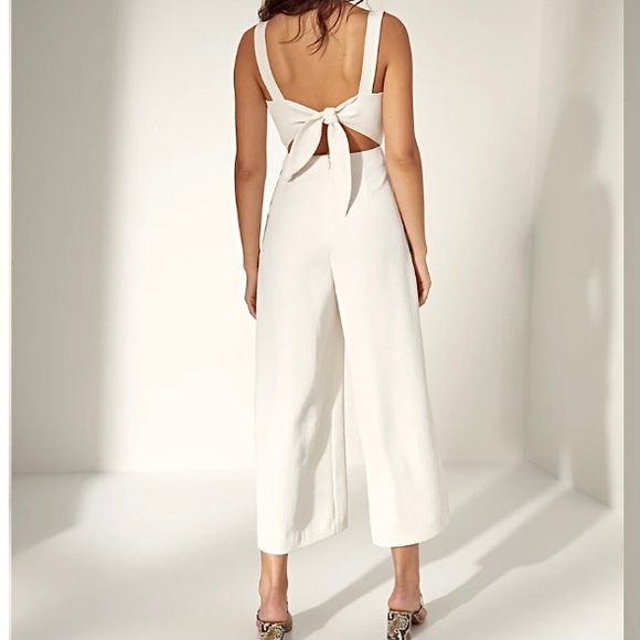 Aritzia Encoulement Wide Leg Crop Jumpsuit w/ Cut Outs - Picture 5 of 16